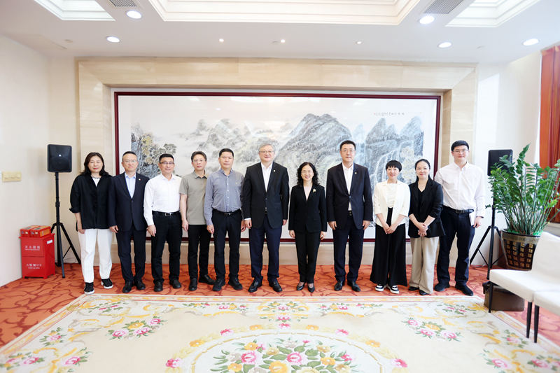 b1e29c5f-beab-4c91-ba50-e612a96997c71747145403598